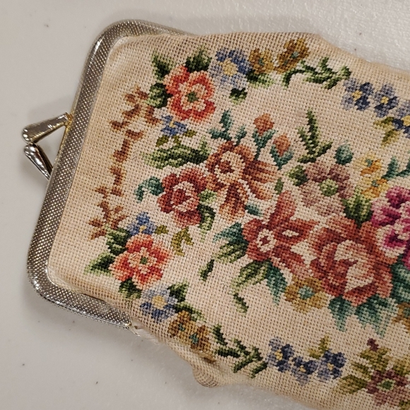 Vintage tapestry needlepoint cigarette eyeglass holder - Picture 6 of 8
